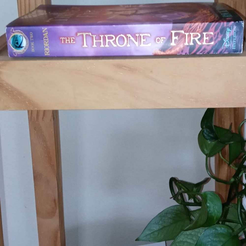 Book - The The Throne of Fire By Rock Riordan - Picture 3 of 3